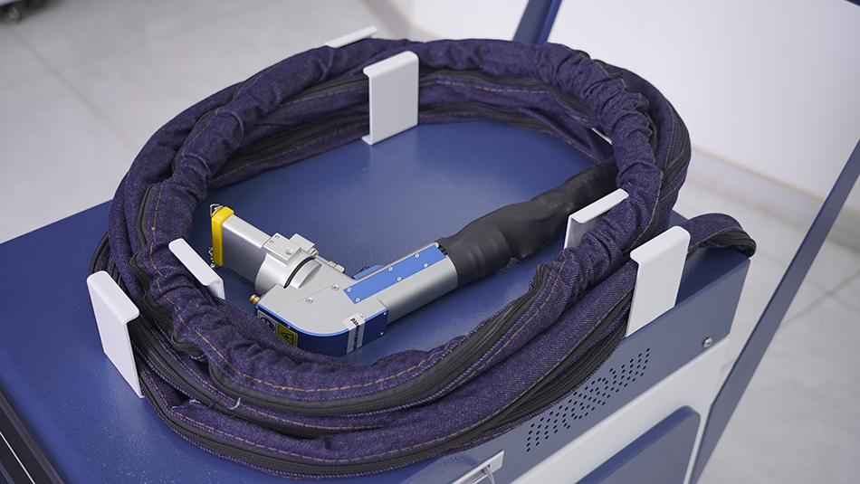 直接販売の工業用レーザー洗浄機、木材、石、アルミニウム、ガラ - Industrial Laser Rust Removal Machine のレビューと価格