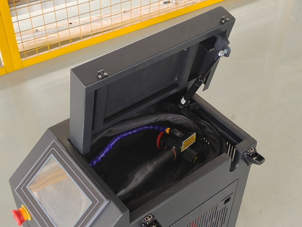 パルスレーザー洗浄機（工業用表面洗浄、錆除去、塗料剥離用） - Industrial Laser Rust Removal Machine のレビューと価格