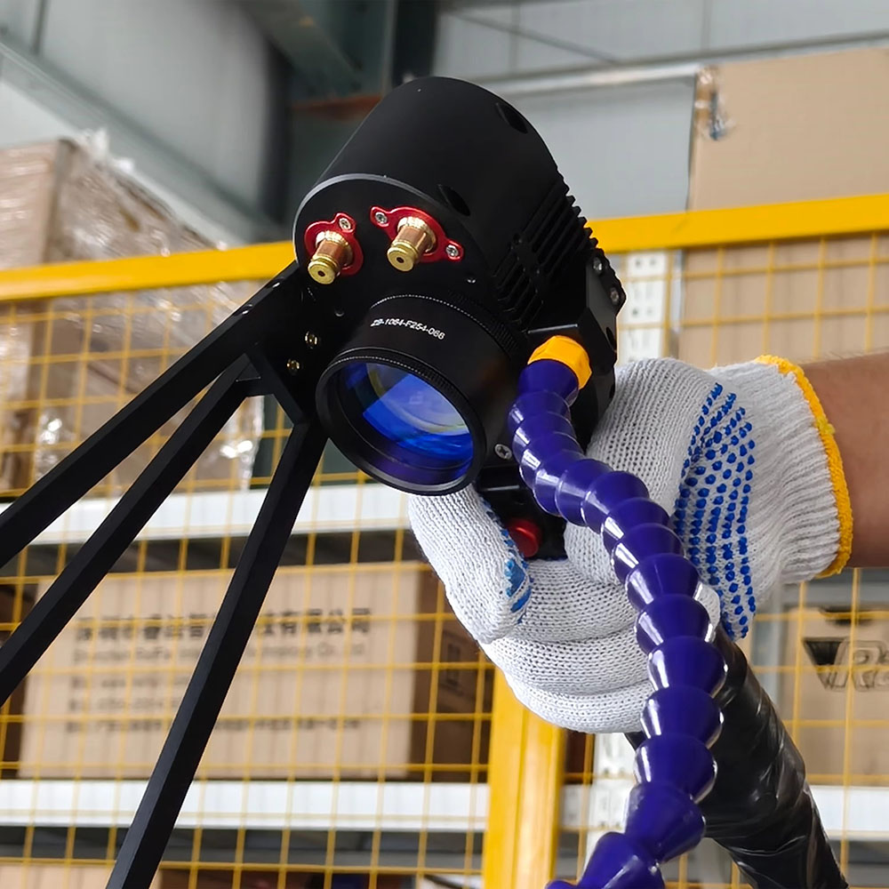 パルスレーザー洗浄機（工業用表面洗浄、錆除去、塗料剥離用） - Industrial Laser Rust Removal Machine のレビューと価格